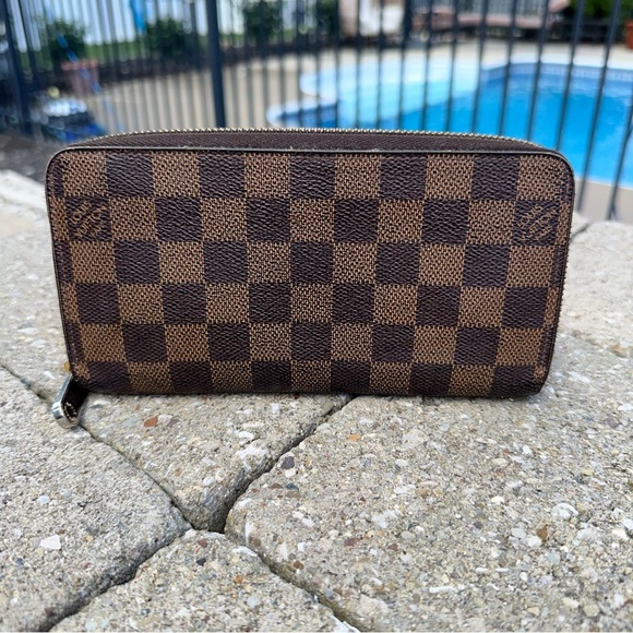 Louis Vuitton Long  Damier Zippy Wallet - Picture 2 of 12